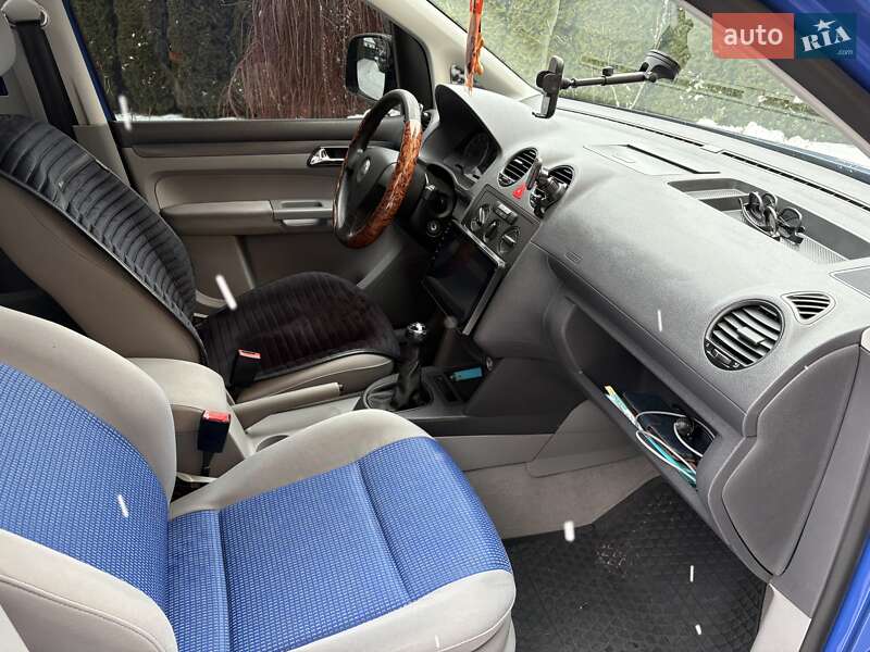 Минивэн Volkswagen Caddy 2006 в Судовой Вишне