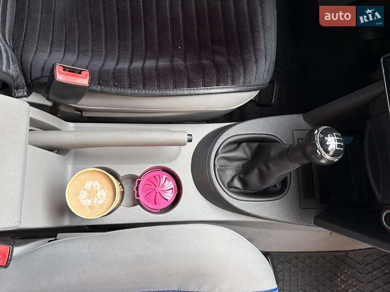 Минивэн Volkswagen Caddy 2006 в Судовой Вишне