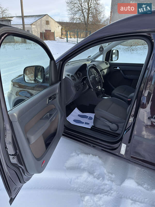 Минивэн Volkswagen Caddy 2012 в Бучаче