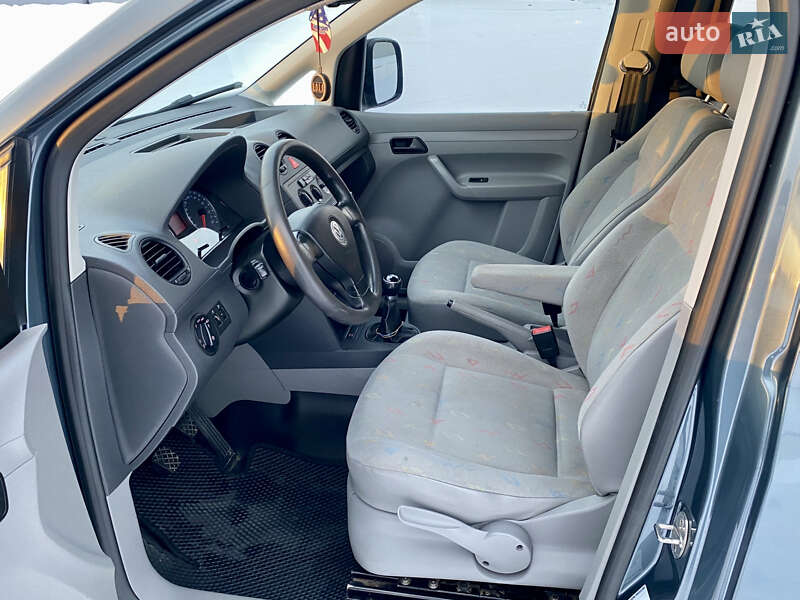 Минивэн Volkswagen Caddy 2008 в Киеве