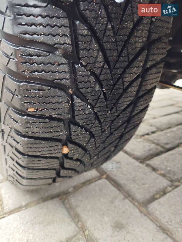 Мінівен Volkswagen Caddy 2012 в Чернівцях