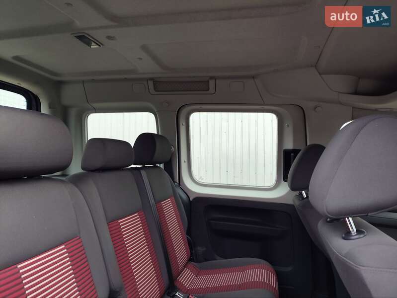 Мінівен Volkswagen Caddy 2012 в Чернівцях