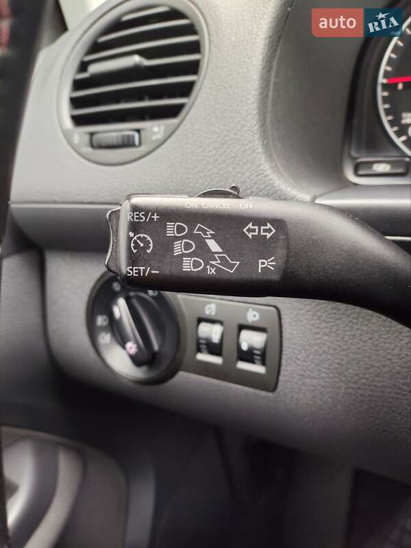 Мінівен Volkswagen Caddy 2012 в Чернівцях