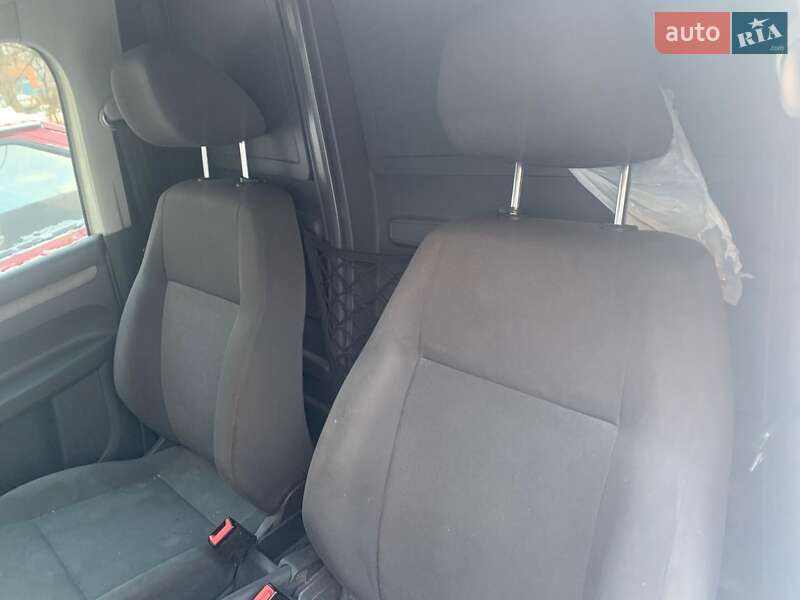 Грузовой фургон Volkswagen Caddy 2014 в Киеве