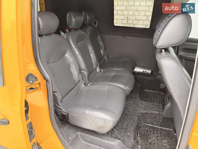 Минивэн Volkswagen Caddy 2012 в Киеве фото 10 Минивэн Volkswagen Caddy 2012 в Киеве