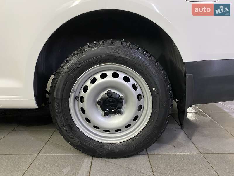 Грузовой фургон Volkswagen Caddy 2015 в Умани