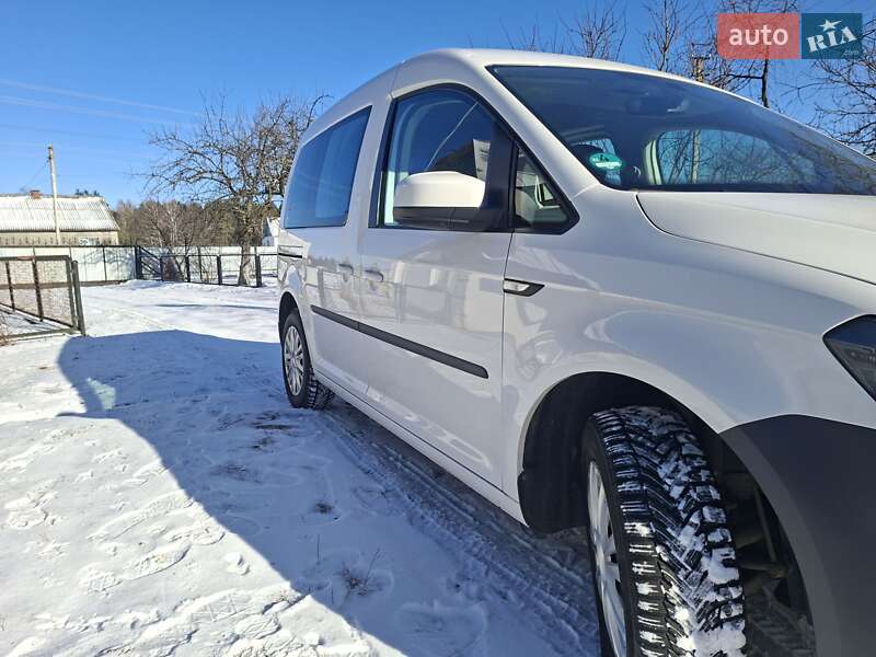 Минивэн Volkswagen Caddy 2015 в Луцке