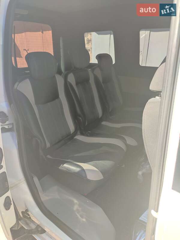 Минивэн Volkswagen Caddy 2011 в Киеве