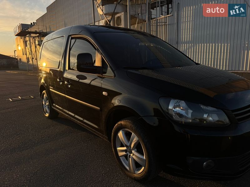 Минивэн Volkswagen Caddy 2014 в Виноградове