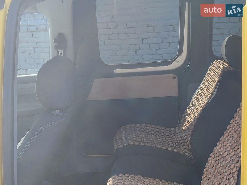 Минивэн Volkswagen Caddy 2006 в Кременчуге