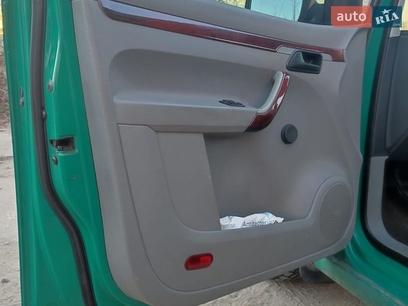 Минивэн Volkswagen Caddy 2005 в Киеве