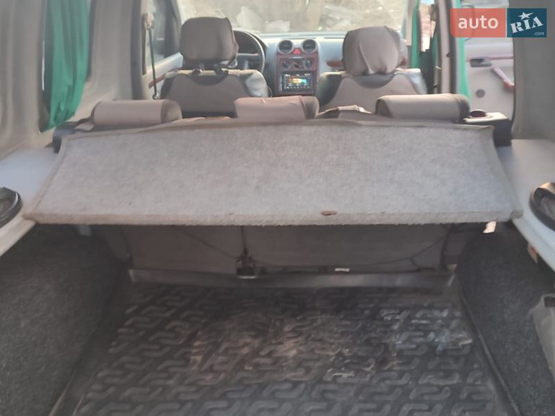 Минивэн Volkswagen Caddy 2005 в Киеве