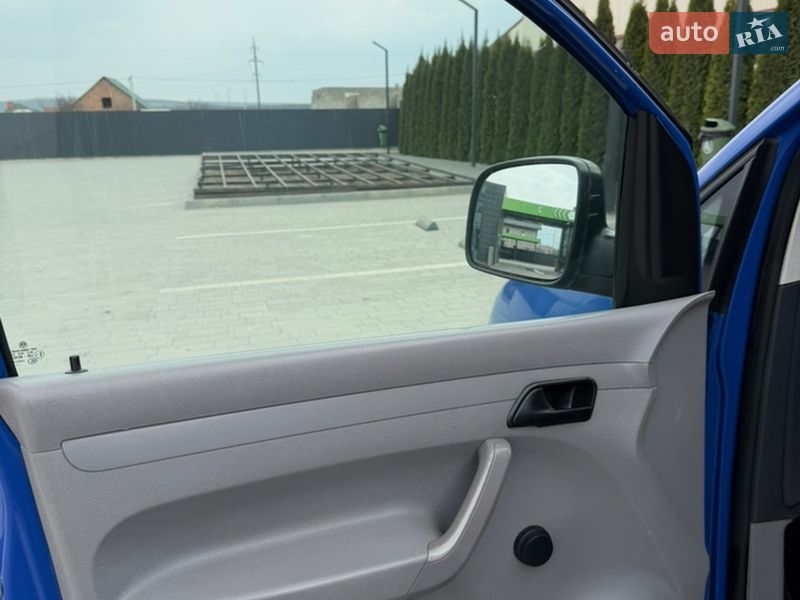 Вантажний фургон Volkswagen Caddy 2008 в Кам'янець-Подільському