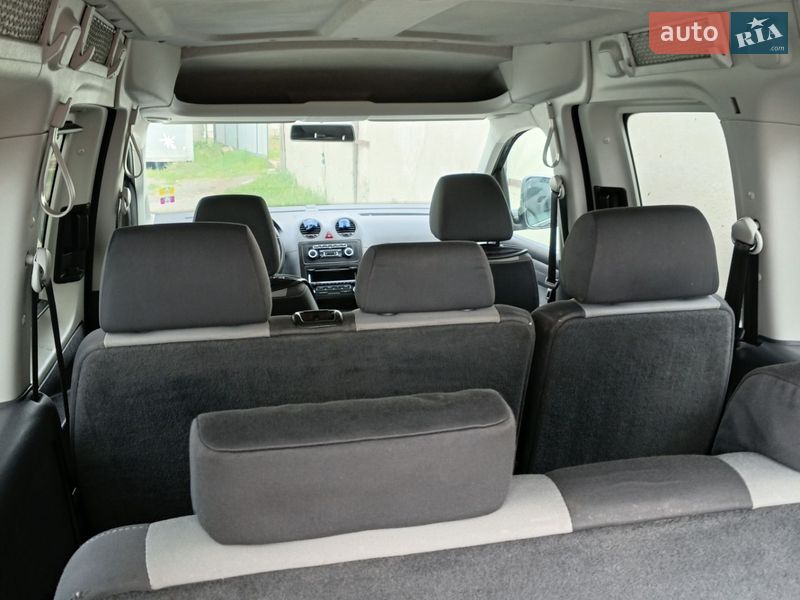 Мінівен Volkswagen Caddy 2013 в Чернівцях
