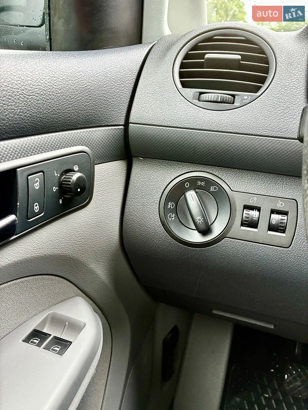 2010 Volkswagen Caddy - мініатюра 18