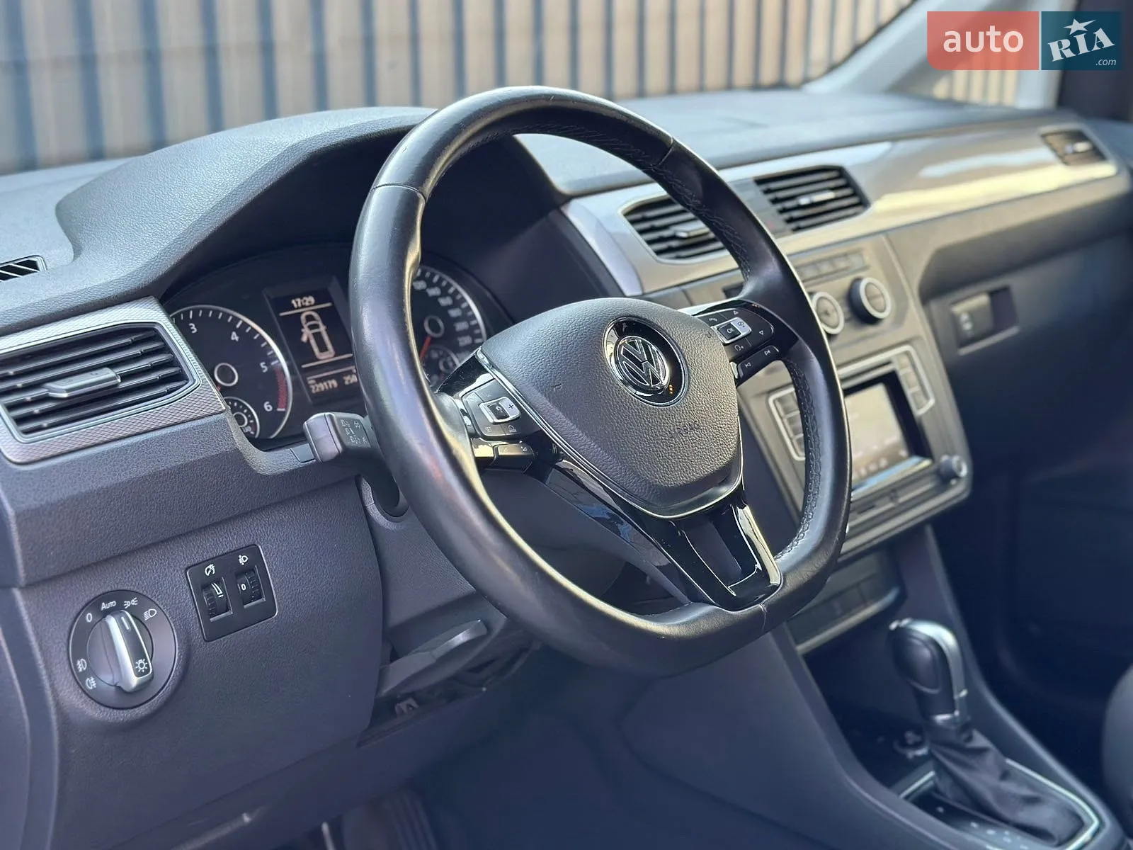 2019 Volkswagen Caddy - мініатюра 32