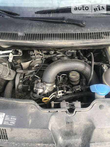 Універсал Volkswagen Caravelle 2010 в Києві