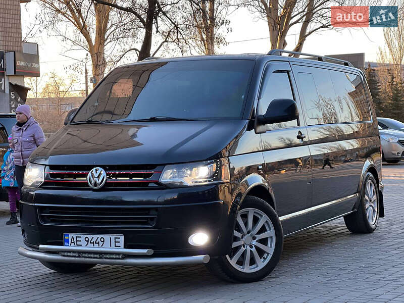 Volkswagen Caravelle 2011