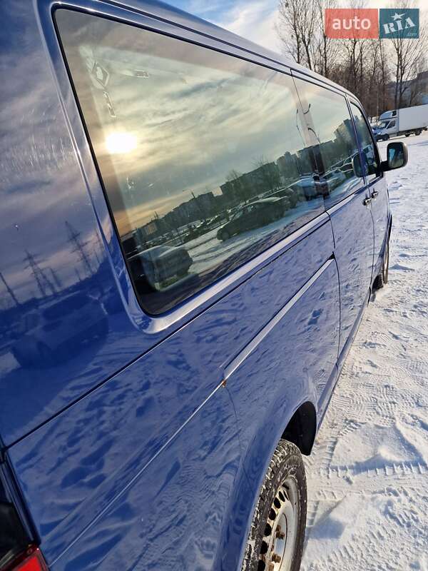 Минивэн Volkswagen Caravelle 2008 в Львове