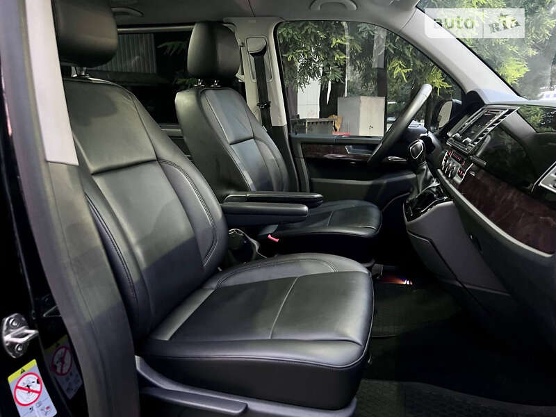 Минивэн Volkswagen Caravelle 2017 в Днепре