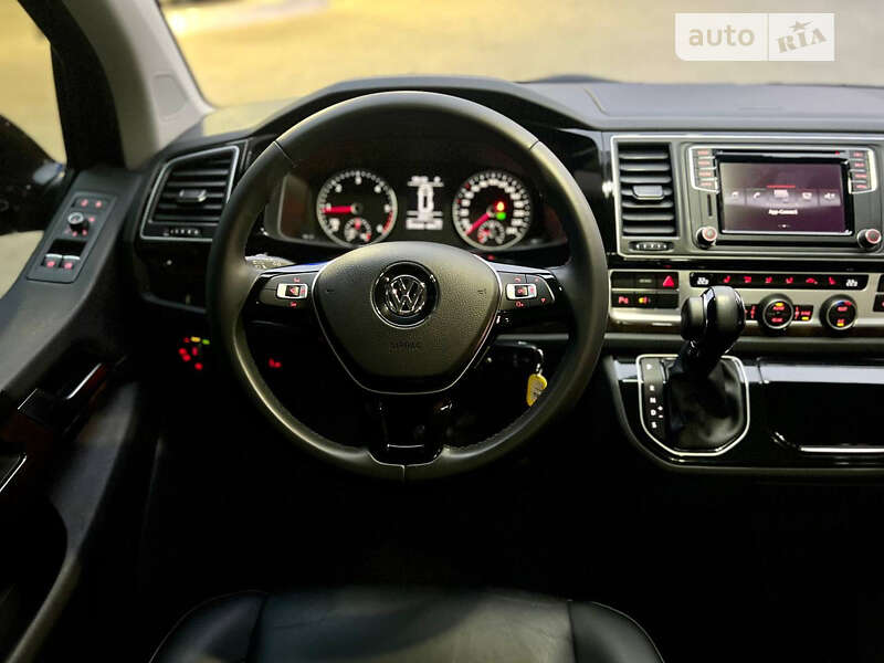 Минивэн Volkswagen Caravelle 2017 в Днепре