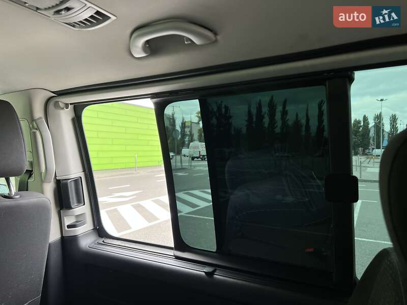 Минивэн Volkswagen Caravelle 2016 в Киеве