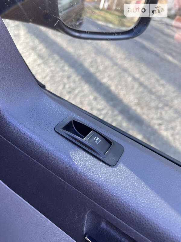 Минивэн Volkswagen Caravelle 2014 в Каменец-Подольском фото 38 Минивэн Volkswagen Caravelle 2014 в Каменец-Подольском