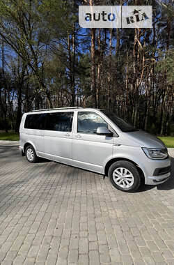 Минивэн Volkswagen Caravelle 2015 в Львове