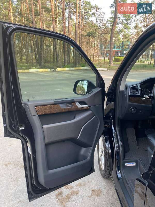 Мінівен Volkswagen Caravelle 2017 в Києві