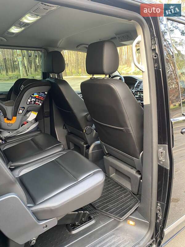 Мінівен Volkswagen Caravelle 2017 в Києві