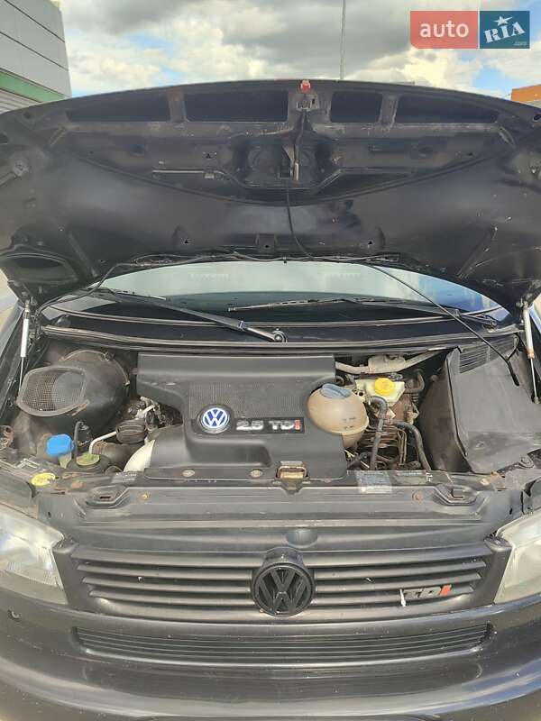 Volkswagen Caravelle 2002