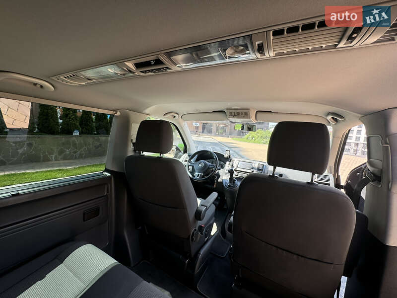 Минивэн Volkswagen Caravelle 2015 в Киеве