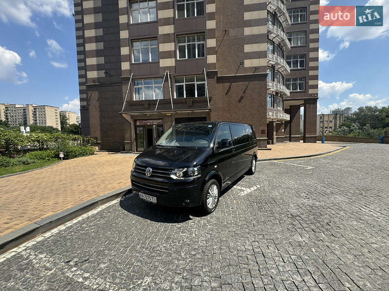 Минивэн Volkswagen Caravelle 2015 в Киеве