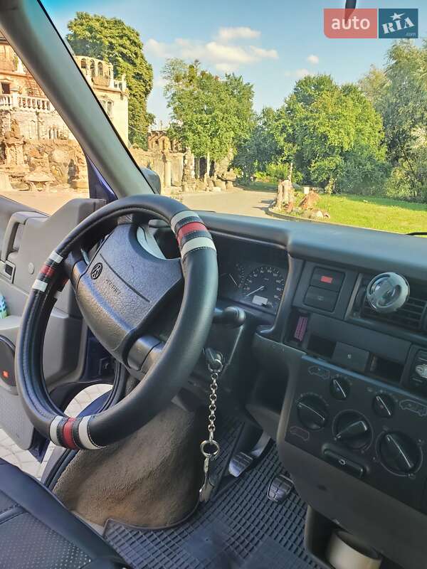 Мінівен Volkswagen Caravelle 1996 в Луцьку
