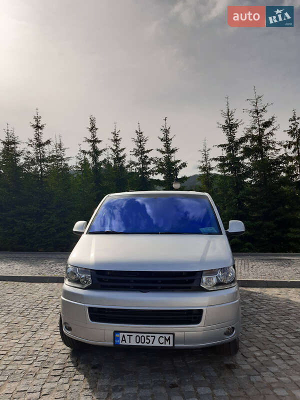 Volkswagen Caravelle 2010