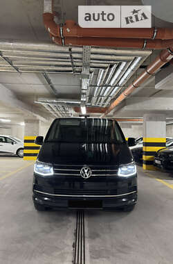 Минивэн Volkswagen Caravelle 2017 в 