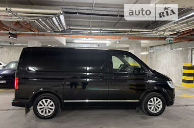 Минивэн Volkswagen Caravelle 2017 в 