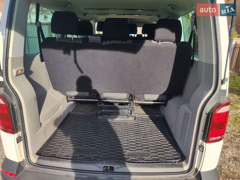 Минивэн Volkswagen Caravelle 2018 в Нереснице