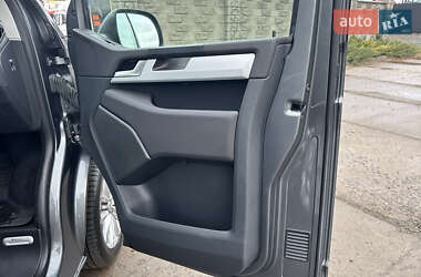 Минивэн Volkswagen Caravelle 2019 в 