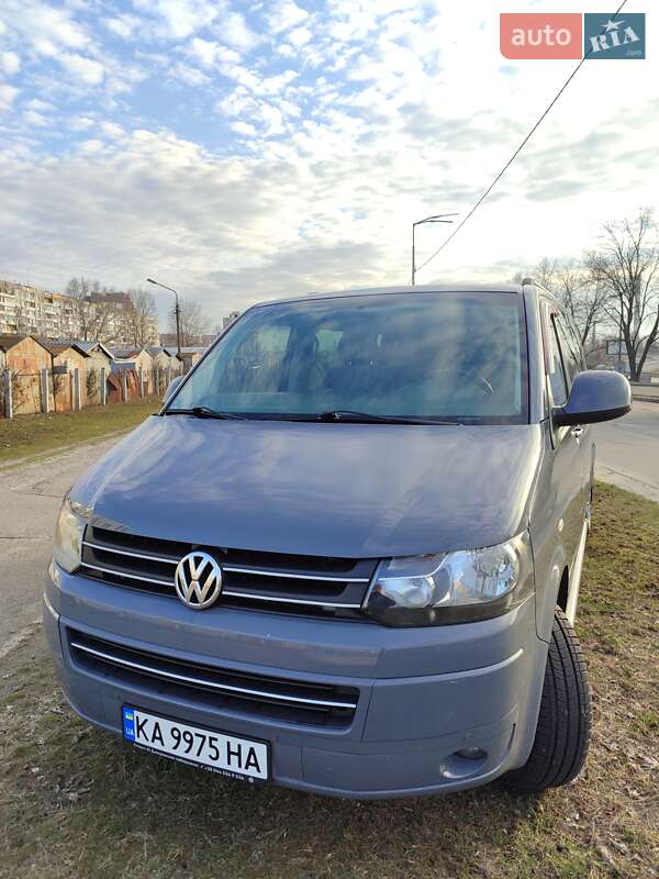 Мінівен Volkswagen Caravelle 2011 в Києві
