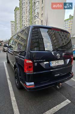 Минивэн Volkswagen Caravelle 2017 в Киеве