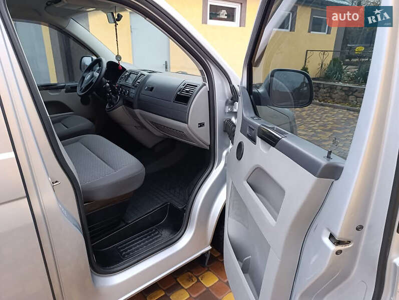 Минивэн Volkswagen Caravelle 2012 в Малой Виске