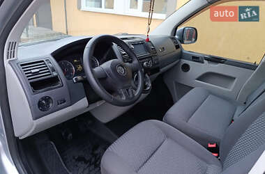 Минивэн Volkswagen Caravelle 2012 в 