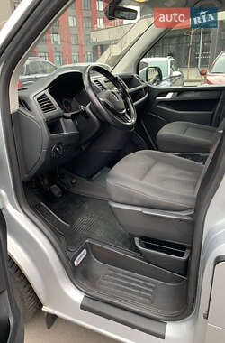 Минивэн Volkswagen Caravelle 2017 в 
