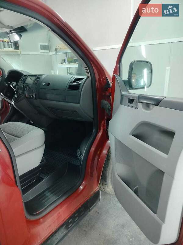Минивэн Volkswagen Caravelle 2007 в Житомире