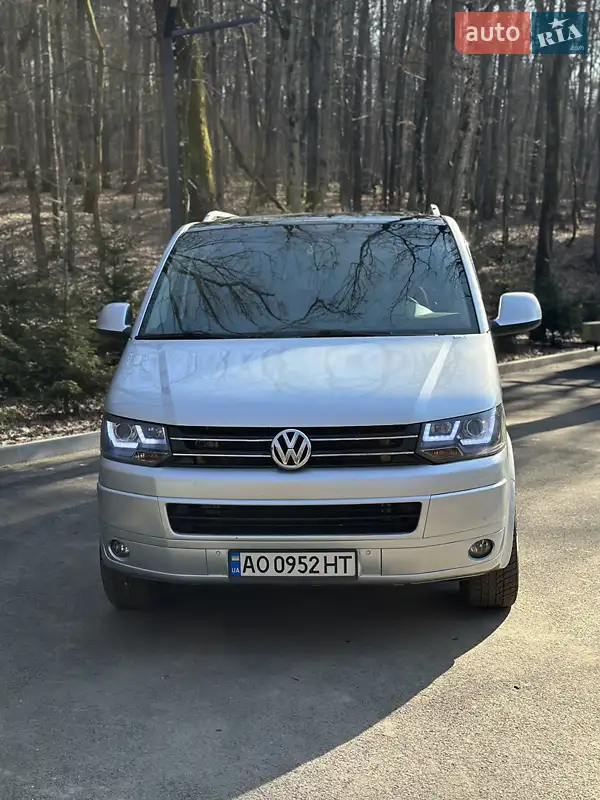 Минивэн Volkswagen Caravelle 2012 в 