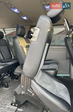 Минивэн Volkswagen Caravelle 2011 в 