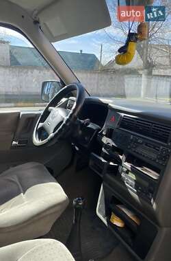 Минивэн Volkswagen Caravelle 2001 в 