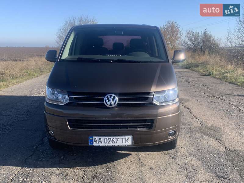 Мінівен Volkswagen Caravelle 2015 в Києві