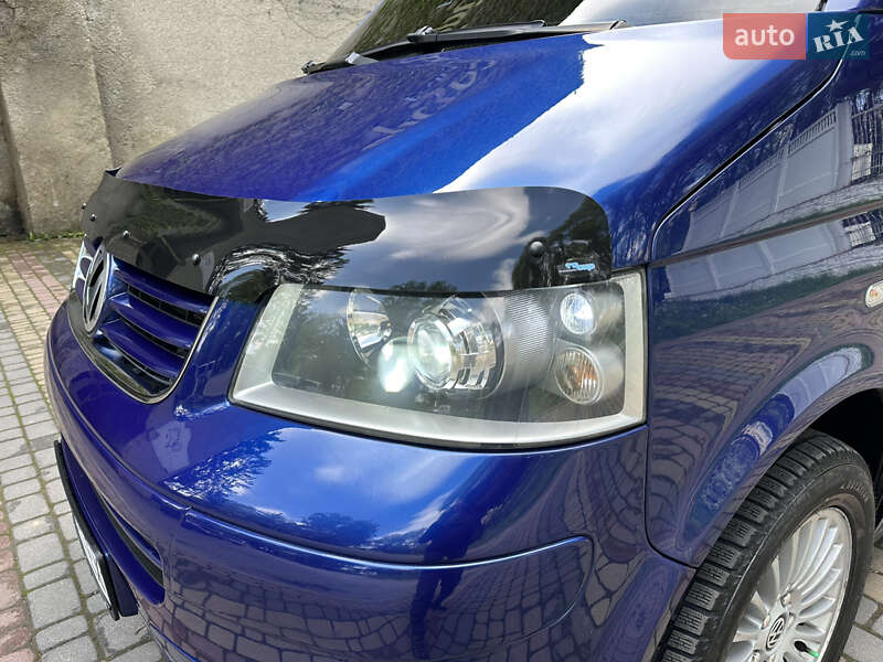 Минивэн Volkswagen Caravelle 2006 в Черновцах